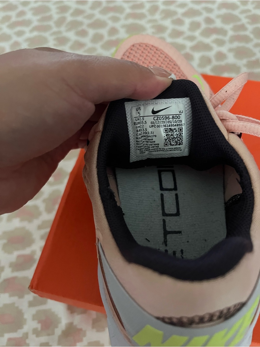 Nike METCON Peach & Neon Green Lightweight Running Shoes - Picture 3 of 4